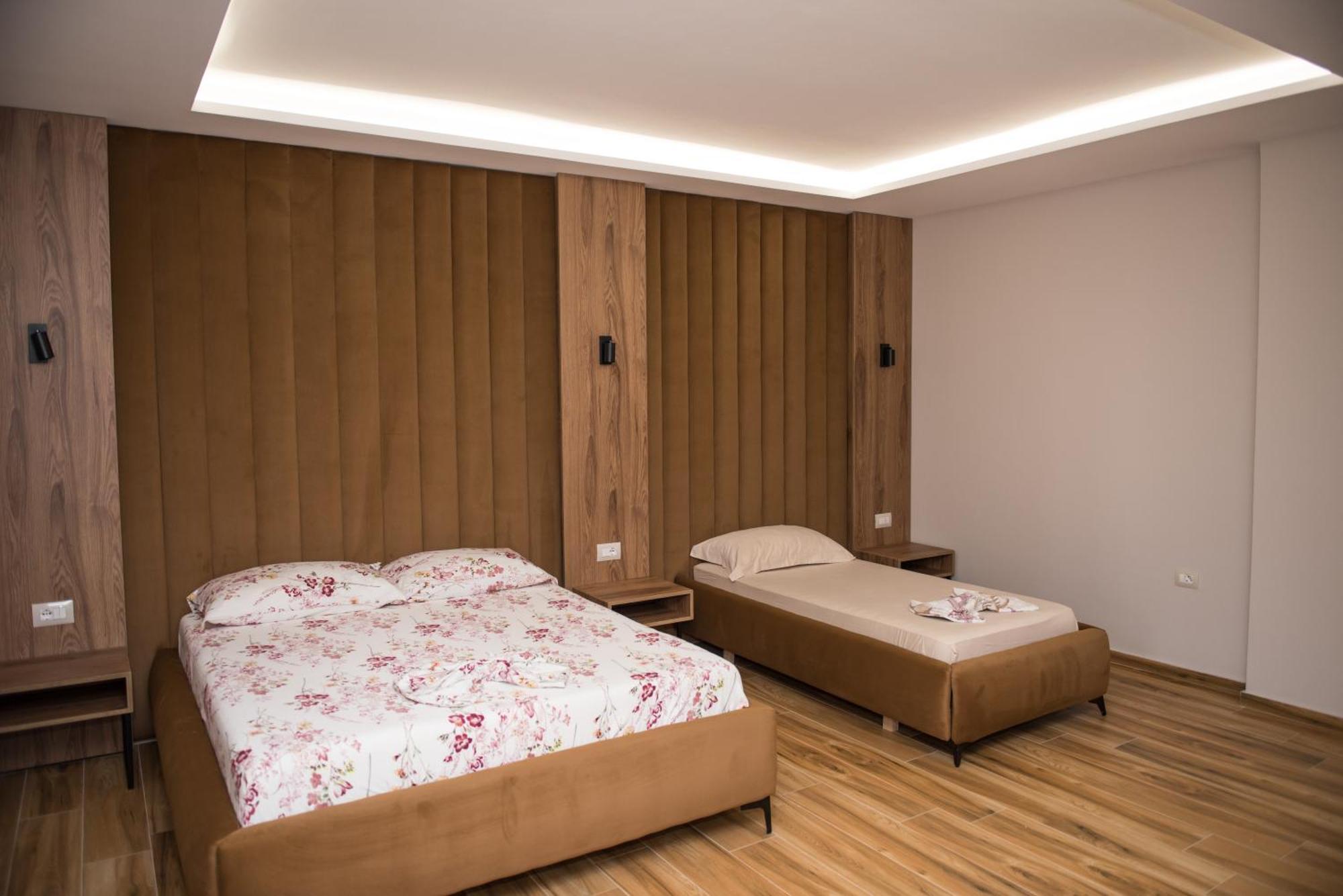 New Donantelo Hotel Vlore Ngoại thất bức ảnh