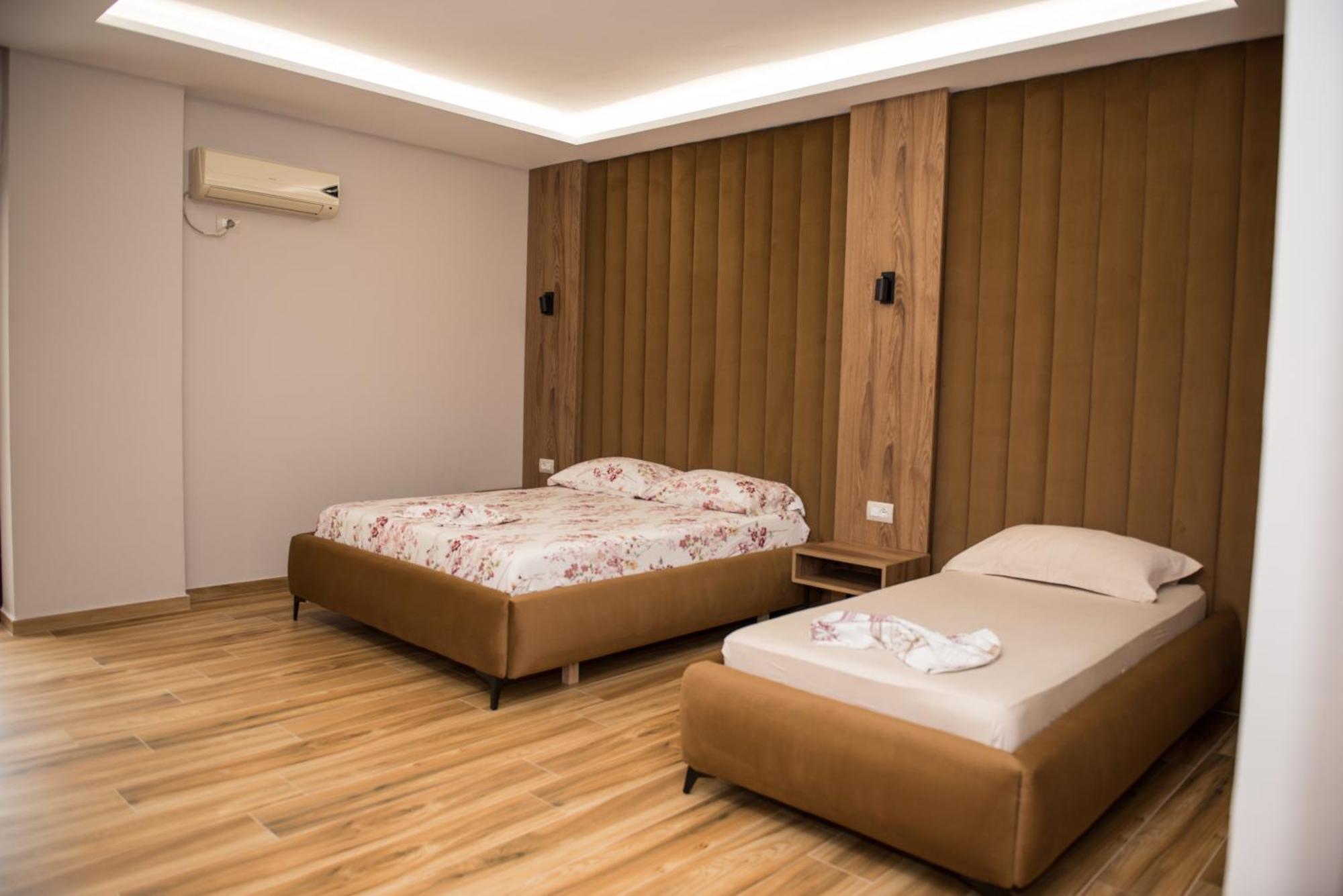 New Donantelo Hotel Vlore Ngoại thất bức ảnh