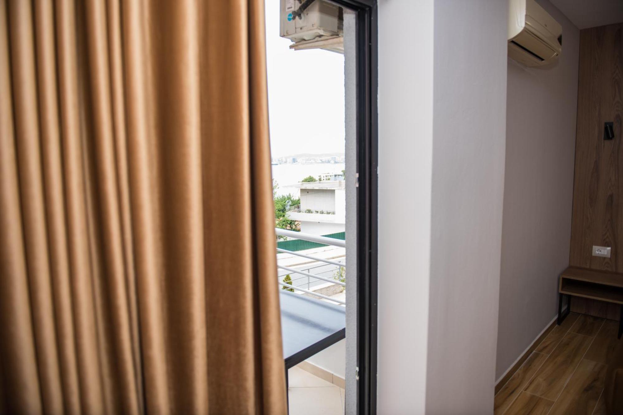 New Donantelo Hotel Vlore Ngoại thất bức ảnh